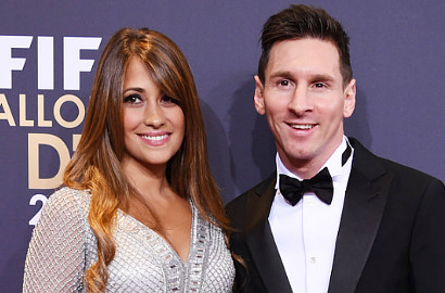 Antonella Roccuzzo Tampil Seksi Dampingi Lionel Messi Raih Ballon d'Or 2015