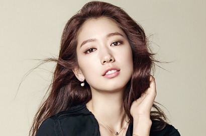 Jadi Model Iklan Perhiasan, Park Shin Hye Cantik dan Elegan