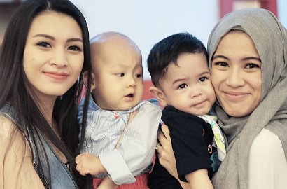 Mama Muda dan Cantik, Donita Bagi Resep Cepat Langsing Bareng Alyssa Soebandono