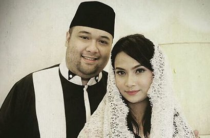 Bakal Dinikahi Cucu Soekarno, Vanessa Angel Ziarah Makam Minta Restu