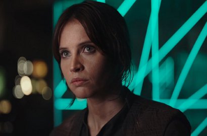 Pamer Poster Anyar, Felicity Jones Memukau di 'Rogue One: A Star Wars Story'