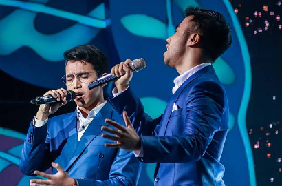 Duet di Konser 'Persona', Vidi Aldiano-Vadi Akbar Persembahkan Lagu 'Cinta Untuk Mama'