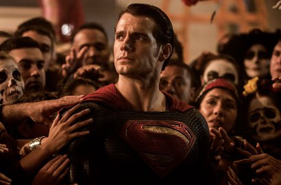 Bikin Penasaran, Inilah Penampilan Perdana Superman di Poster Baru 'Justice League'