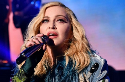 Penggemar Geger Lihat Penampakan 'Aneh' di Foto Ultah Madonna