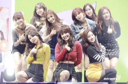 'Likey' Sempat Dikritik, Comeback Stage Twice Sukses Bikin Fans Ketagihan