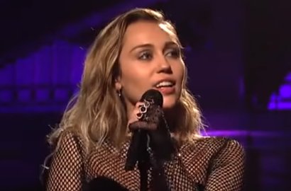 Miley Cyrus Penuh Emosi Bawakan 'Bad Mood' dan 'I Would Die For You'