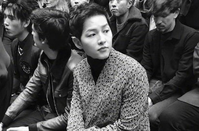 Tanpa Hye Kyo, Song Joong Ki Tampil Super Ganteng di Paris Fashion Week