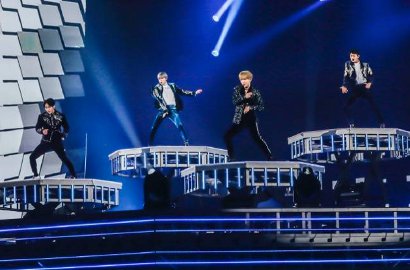 Bikin Nangis, Mendiang Jonghyun 'Ikut' Nyanyi di Konser Jepang SHINee