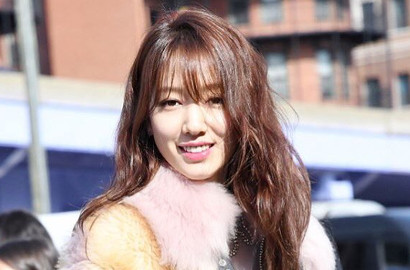 Gemes Banget, Park Shin Hye Menari Imut di Teaser Iklan Kosmetik Ini