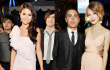PCA 2011: Selena Gomez Dikawal Ketat The Scene di Red Carpet