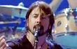 Video: Konser iTunes Festival Kacau, Vokalis Foo Fighters <i>Ngamuk-Ngamuk</i>