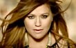 Video Musik Kelly Clarkson 'Mr. Know It All'