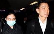Andy Lau Panggil Biarawan Untuk Doakan Kehamilan Istri