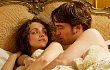 Robert Pattinson Tiduri Wanita-Wanita Kaya di Trailer 'Bel Ami'