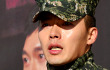 Keluar Wajib Militer, Hyun Bin Menangis Terharu Disambut Fans