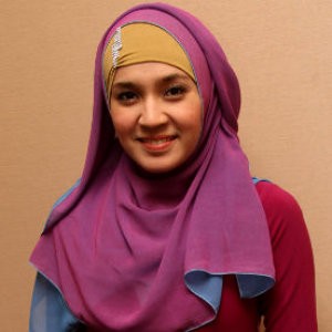 Dhini Aminarti Profile Photo