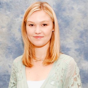 Julia Stiles Profile Photo
