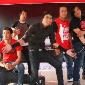 DOWNLOAD VIDEO MAGNETO MENCINTAIKU